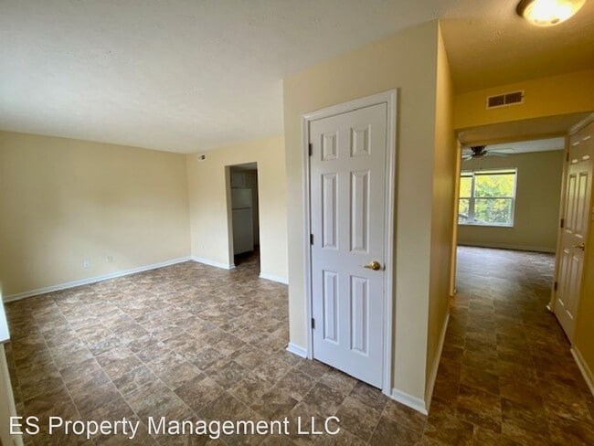 Building Photo - 4 br, 2.5 bath House - 6130 Tybalt Circle