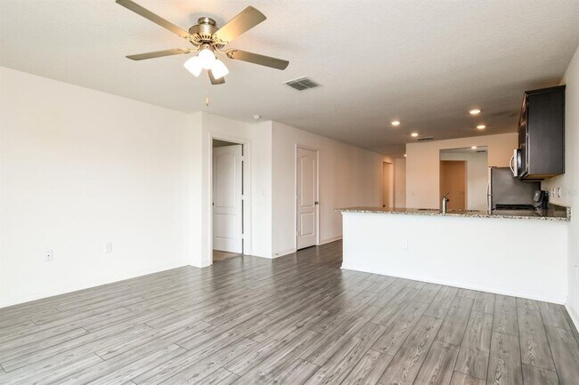 Building Photo - 325 Kensington View Dr