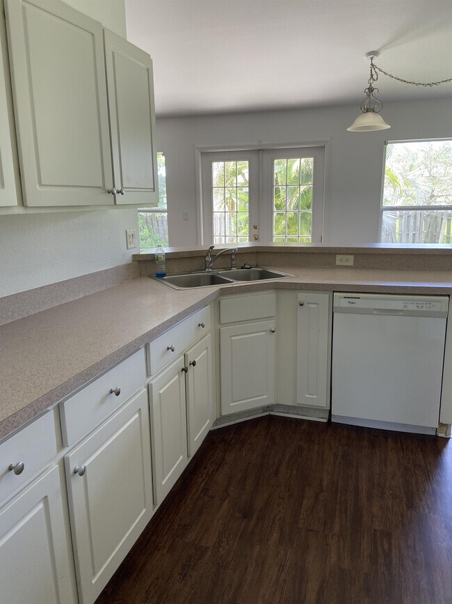 Foto del edificio - 1530 SW 19th Ave