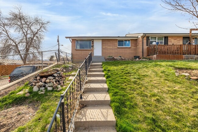Lovely remodeled 2 Bed 1 Bath in Arvada - Lovely remodeled 2 Bed 1 Bath in Arvada Apartment