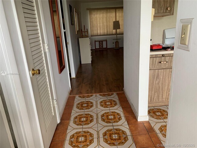 Foto del edificio - 2200 Park Ln
