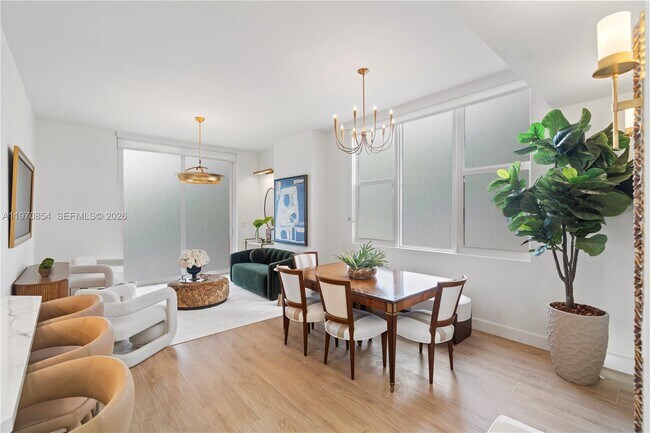 Foto del edificio - 626 Coral Wy