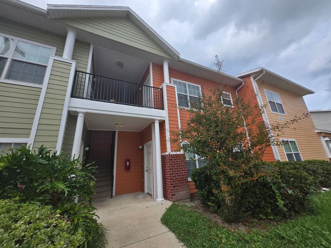Foto principal - 2/2 ( Eagle Trace) Charming, updated townh...