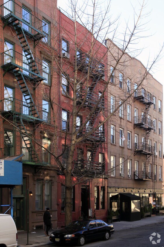 Building Photo - 148 W Tenth St