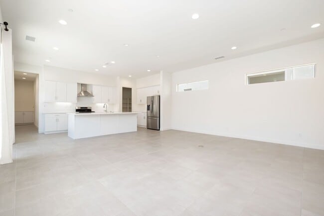 Building Photo - 80422 Platinum Wy