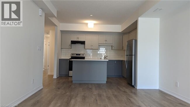 Building Photo - 261 Woodbine Ave