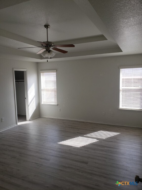 Building Photo - 1121 Dixon Cir