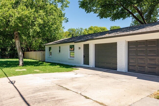 Building Photo - 1008 Wilks Ave