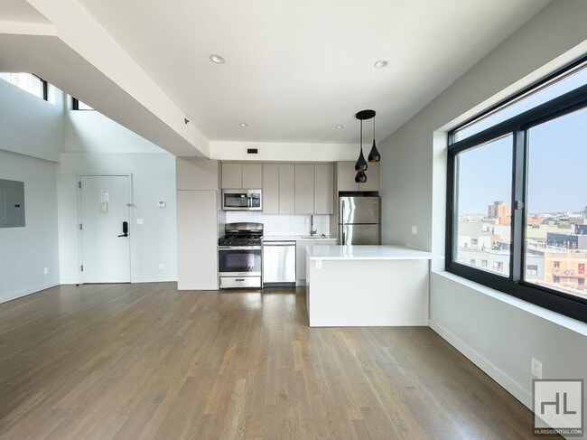 Building Photo - Bushwick Avenue / Spacious 2-Bed 1-Bath / ...