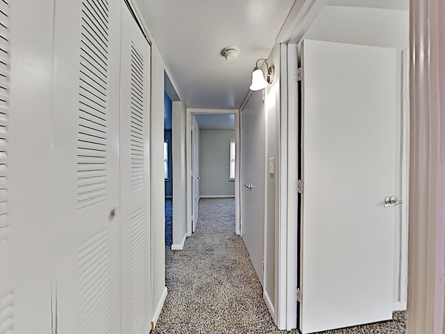 Building Photo - Maple Valley Apartments