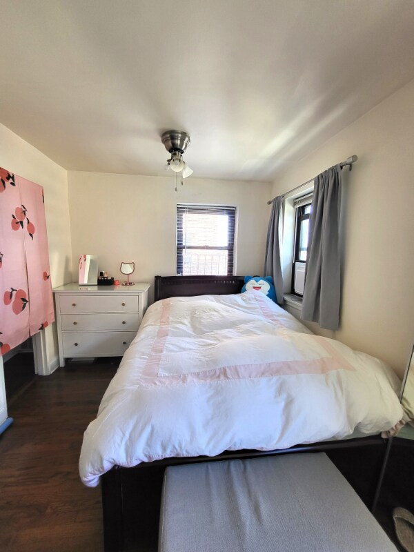 Foto del edificio - 57-10 Junction Blvd