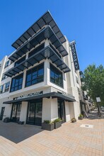 Building Photo - 1800 Broadway