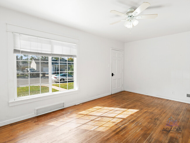 Building Photo - Adorable brick house in Provo!