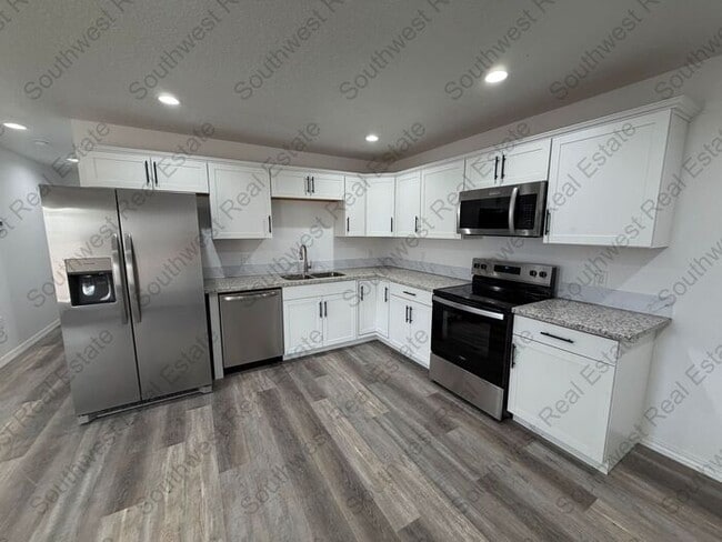 Foto del edificio - New Spacious 2 bedroom 2 bath Duplex.