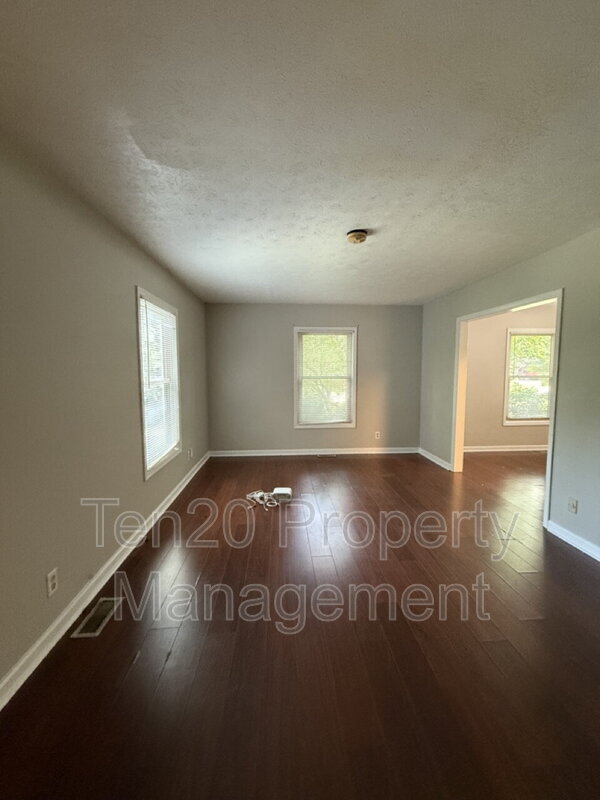 Foto del edificio - 3812 Wingate Dr