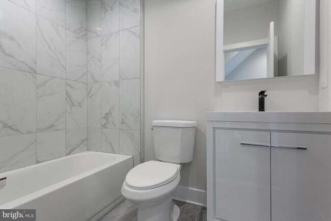 Foto del edificio - 2722 Latona St