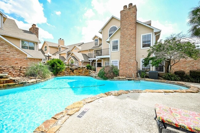 Building Photo - 2300 Old Spanish Trl