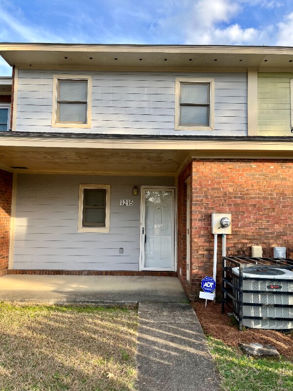 Building Photo - 1215 Newton Rd
