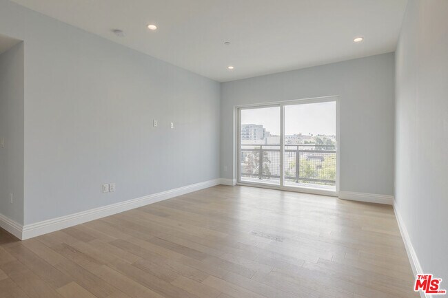 Foto del edificio - 2939 Leeward Ave