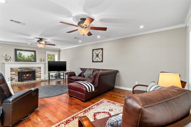 Foto del edificio - 111 S Village Knoll Cir