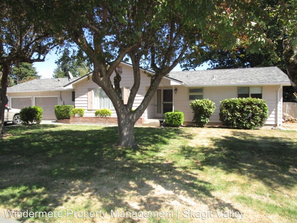 Primary Photo - 3 br, 1.5 bath House - 2310 West Parkway D...