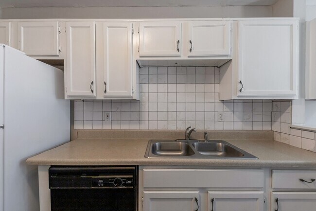 Foto del edificio - 776 Crestside Ct