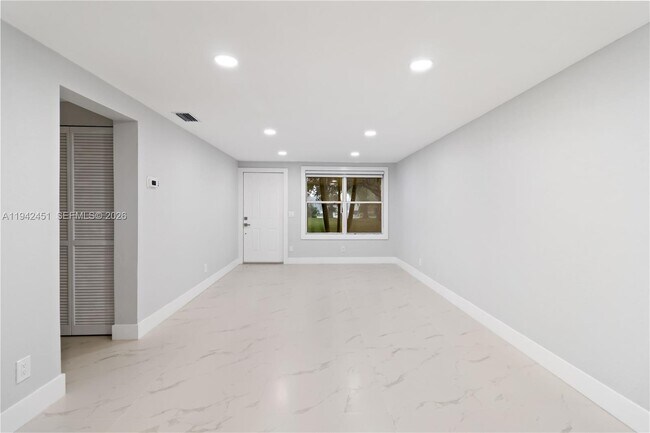 Foto del edificio - 7144 Southgate Blvd