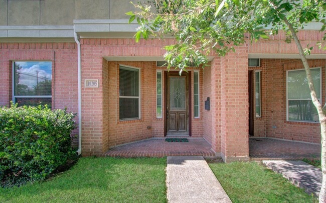 Building Photo - 10205 Brooktree Dr