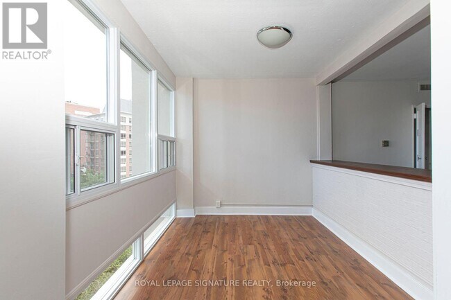 Building Photo - 9 Deer Park Crescent