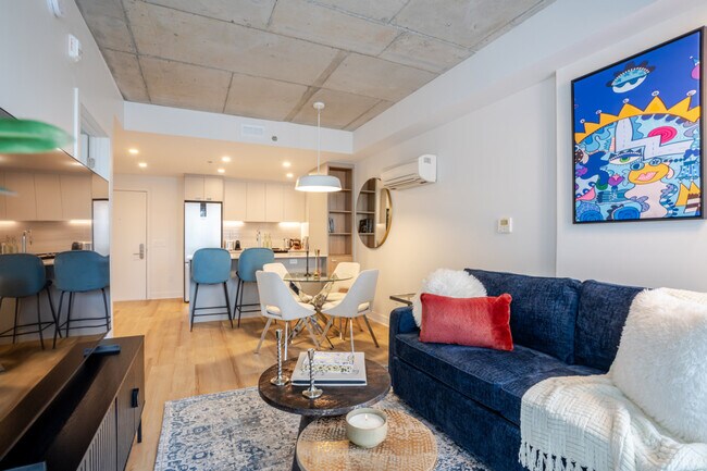 Building Photo - 450 Rue Saint-François-Xavier-SI ID1602212P