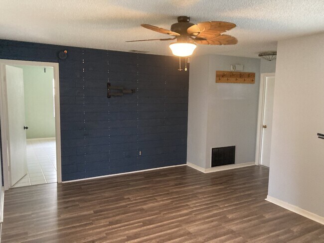 Foto del edificio - 2 Bed 2 Bath in Melbourne!