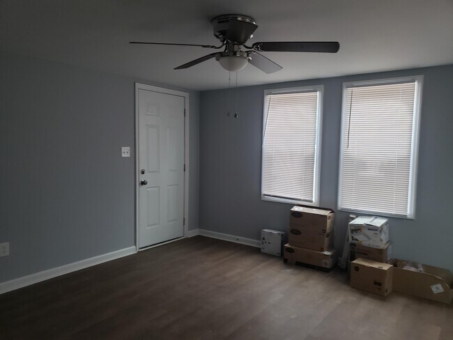 Foto del edificio - 4514 Sterling St