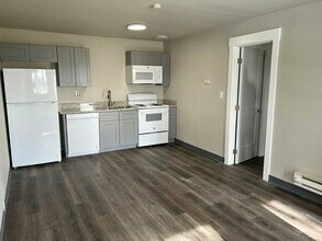 Building Photo - 4278 Grape Dr NE