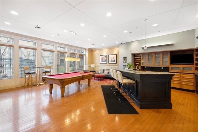 Foto del edificio - 1000 Providence Pl