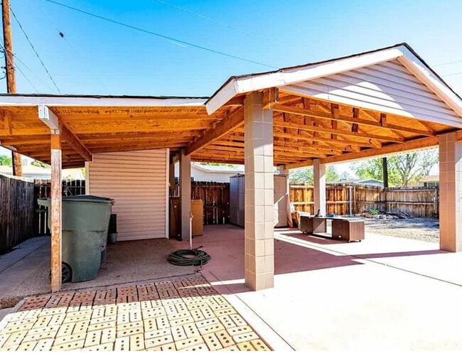 Foto del edificio - 1709 N 26th St