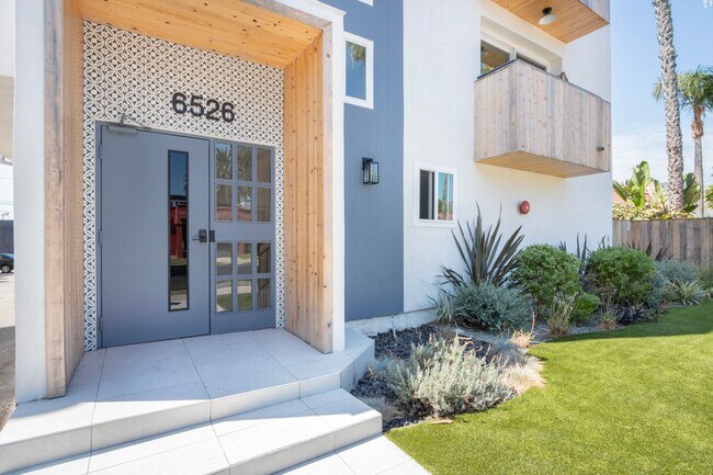 Foto del edificio - 6526 Homewood Ave