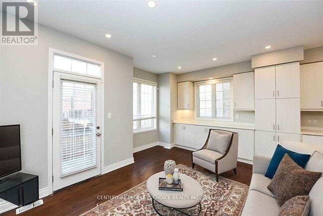 Building Photo - 249 Hinton Ter