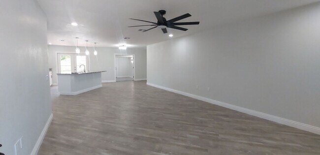 Building Photo - * UTILITIES INCLUDED * TOTALLY REMODELED 2X2