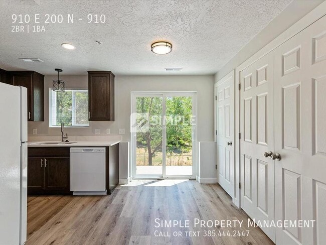 Building Photo - 910 E 200 N