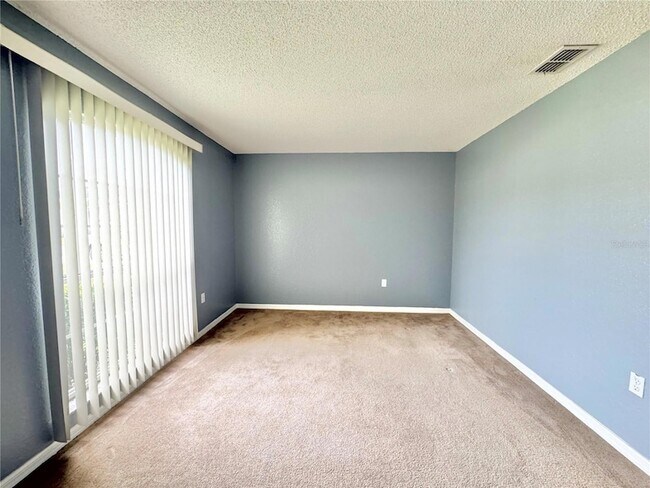 Foto del edificio - 823 Summer Glen Dr