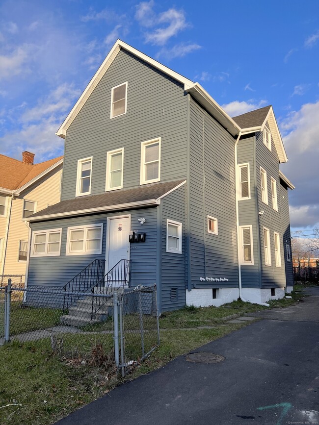 Building Photo - 98 Franklin Ave