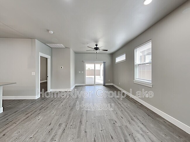 Building Photo - 2705 Palisades Dr