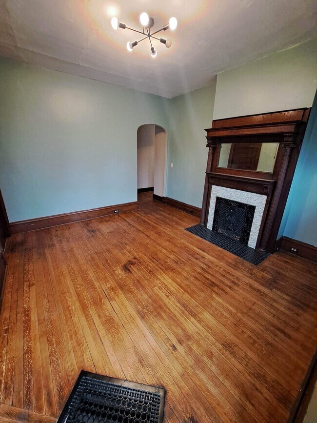 32 W 4th St Unit 2, Dunkirk, NY 14048 Apartments in Dunkirk, NY