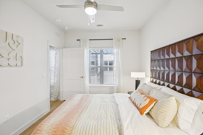 Building Photo - Matador