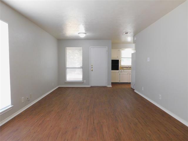 Foto del edificio - 3305 Gardenview Cir