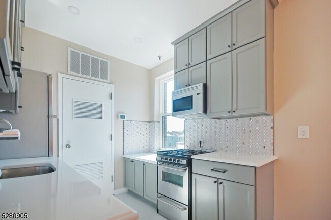 Building Photo - 54-60 McWhorter St