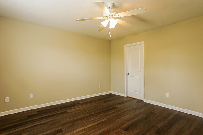 Building Photo - 3 Bedroom on 196 Bobwhite Drive