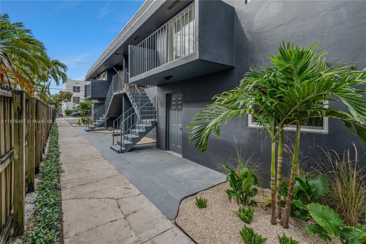 Foto principal - 421 SW 9th St