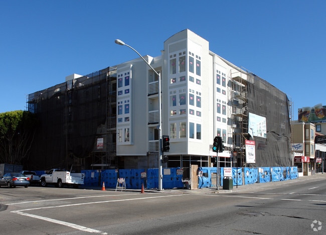 Building Photo - 2288-2298 Lombard St