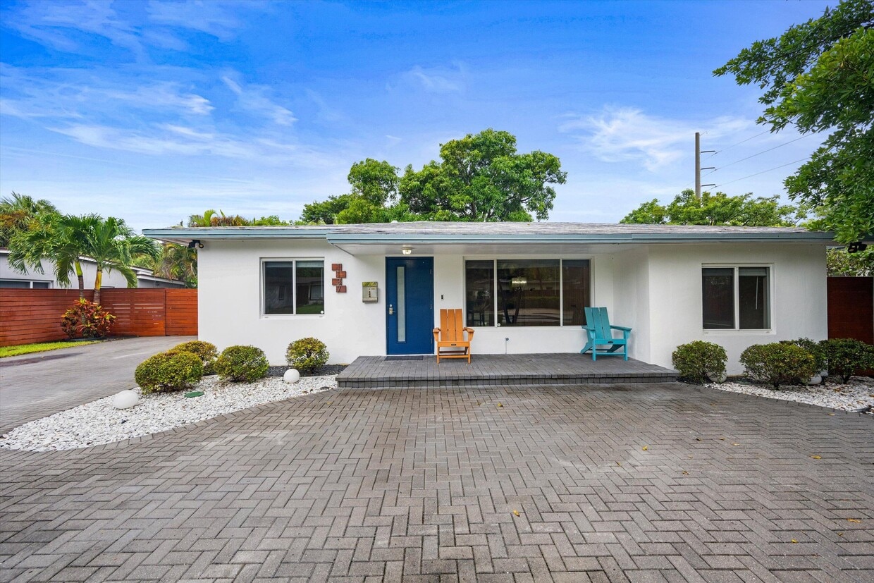 Primary Photo - 1137 NE 1st Ave.